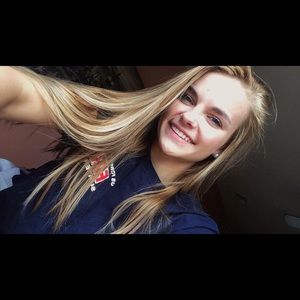 Meet your Posher, Kelli